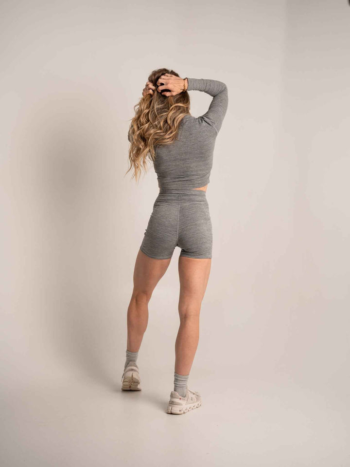 Women's Debut Crop Long Sleeve – Gray