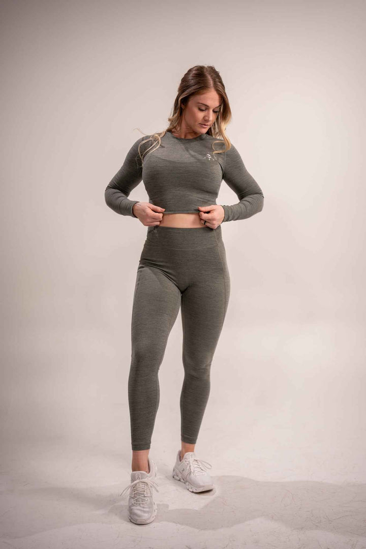 Women's Debut Crop Long Sleeve – Ivy