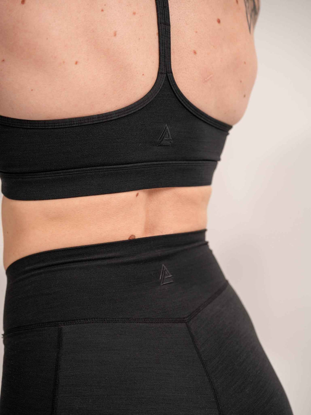 Women's Debut Sports Bra – Black